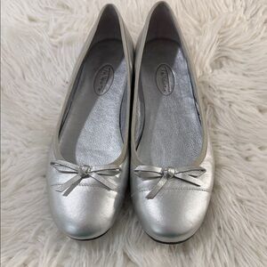 Talbots Silver Leather Ballet Flats Size 7.5